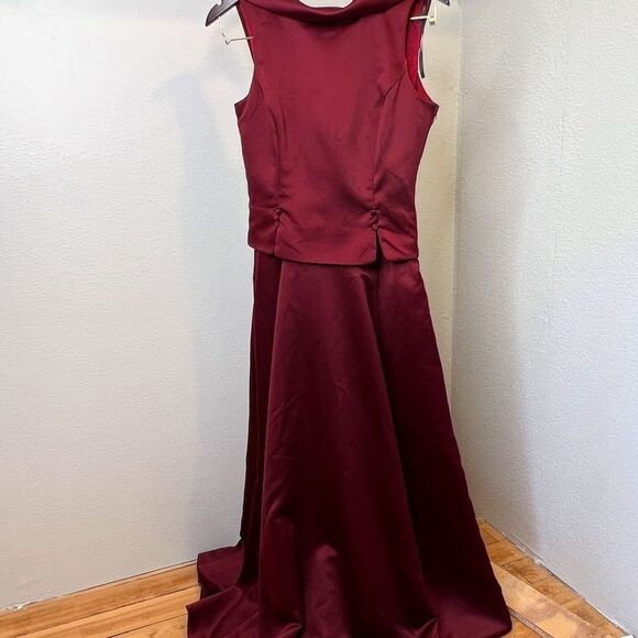 Jessica Mcclintock burgundy floor length gown 6 - Picture 1 of 8